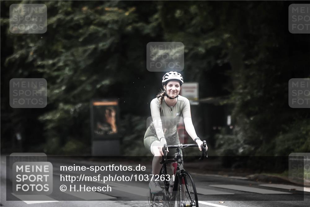 13.09.2026 - Stadtparktriathlon H.Heesch http://msf.ph/oto/10372631 13.09.2026 13:27:56 Radfahren 1322, 1323, 1348, 1397, 1401, 1460, 1521 meine-sportfotos.de