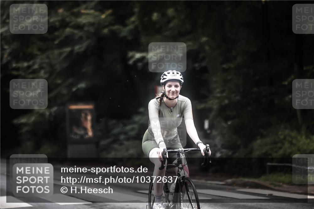 13.09.2026 - Stadtparktriathlon H.Heesch http://msf.ph/oto/10372637 13.09.2026 13:27:56 Radfahren 1322, 1323, 1348, 1397, 1401, 1460, 1521 meine-sportfotos.de
