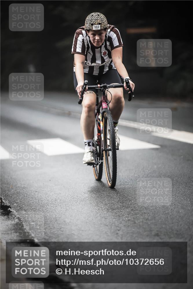 13.09.2026 - Stadtparktriathlon H.Heesch http://msf.ph/oto/10372656 13.09.2026 10:22:25 Radfahren 232, 246, 297, 299, 302, 327, 464 meine-sportfotos.de