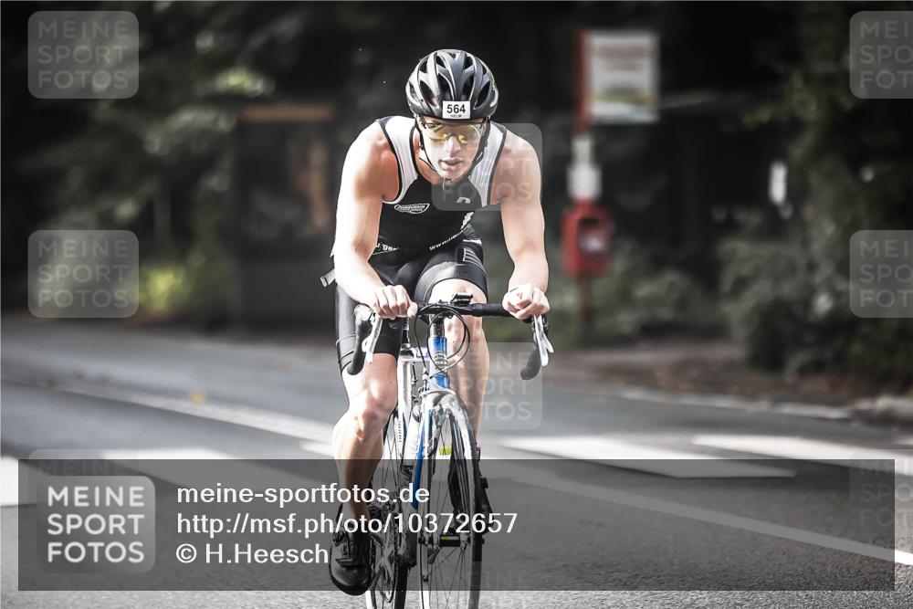 13.09.2026 - Stadtparktriathlon H.Heesch http://msf.ph/oto/10372657 13.09.2026 10:52:24 Radfahren 371, 490, 564, 568, 575, 581 meine-sportfotos.de