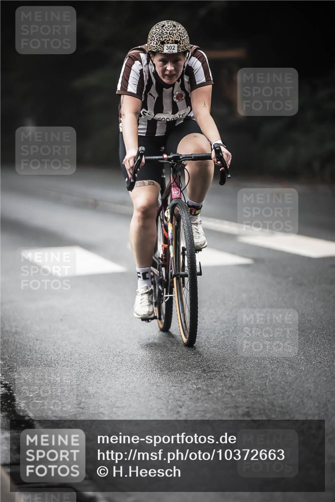13.09.2026 - Stadtparktriathlon H.Heesch http://msf.ph/oto/10372663 13.09.2026 10:22:26 Radfahren 246, 297, 299, 302, 327, 464 meine-sportfotos.de