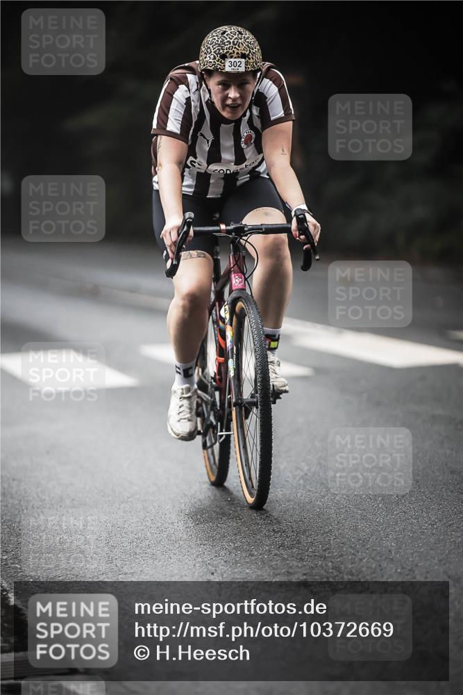13.09.2026 - Stadtparktriathlon H.Heesch http://msf.ph/oto/10372669 13.09.2026 10:22:26 Radfahren 246, 297, 299, 302, 327, 464 meine-sportfotos.de