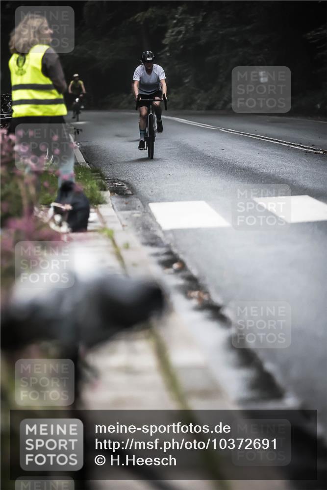 13.09.2026 - Stadtparktriathlon H.Heesch http://msf.ph/oto/10372691 13.09.2026 10:22:27 Radfahren 246, 297, 299, 302, 327, 464 meine-sportfotos.de
