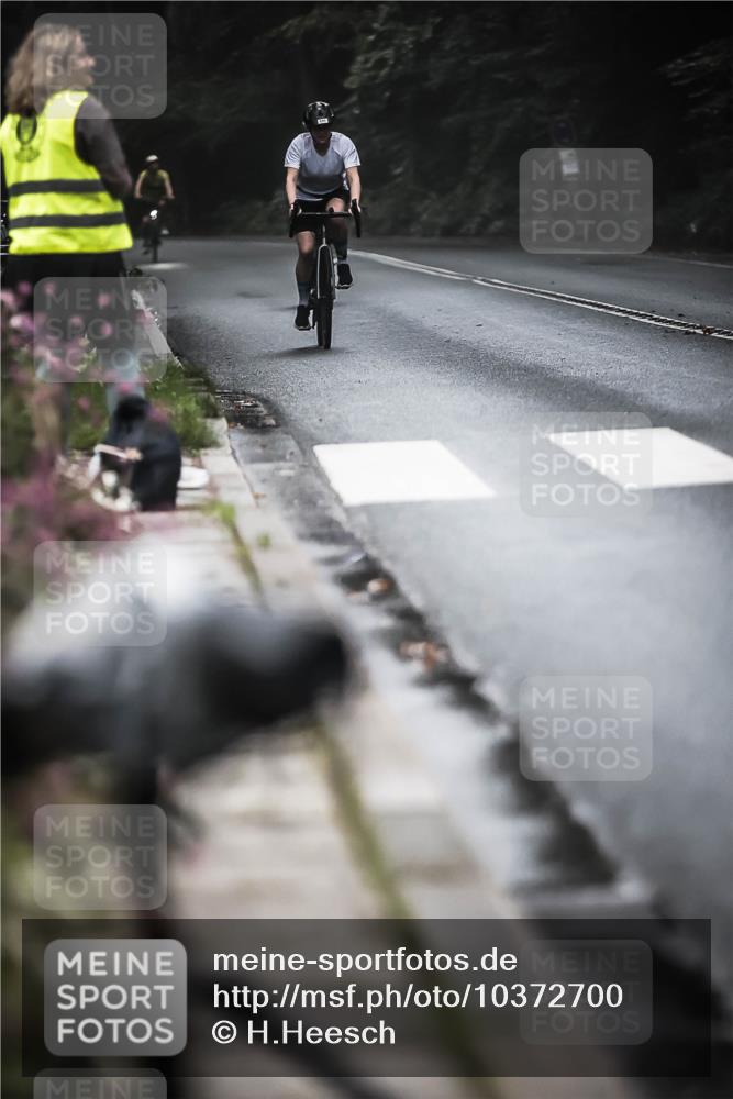 13.09.2026 - Stadtparktriathlon H.Heesch http://msf.ph/oto/10372700 13.09.2026 10:22:27 Radfahren 246, 297, 299, 302, 327, 464 meine-sportfotos.de