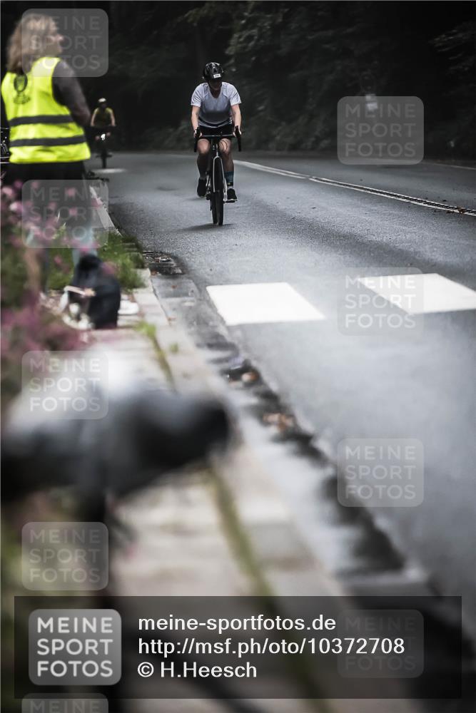 13.09.2026 - Stadtparktriathlon H.Heesch http://msf.ph/oto/10372708 13.09.2026 10:22:27 Radfahren 246, 297, 299, 302, 327, 464 meine-sportfotos.de