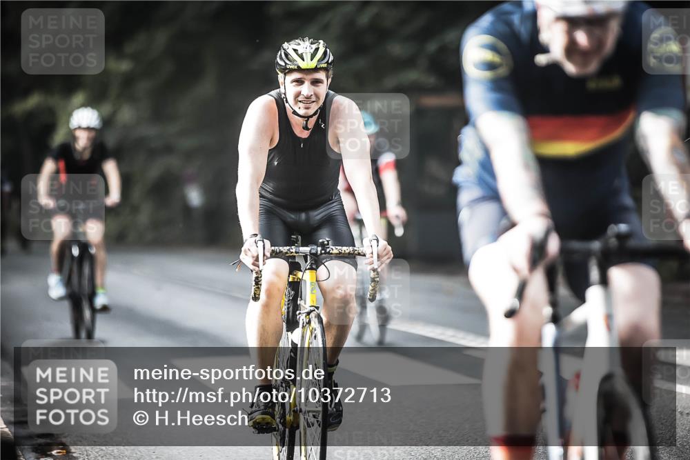 13.09.2026 - Stadtparktriathlon H.Heesch http://msf.ph/oto/10372713 13.09.2026 10:52:28 Radfahren 371, 490, 502, 518, 564, 568, 575, 581, 584 meine-sportfotos.de