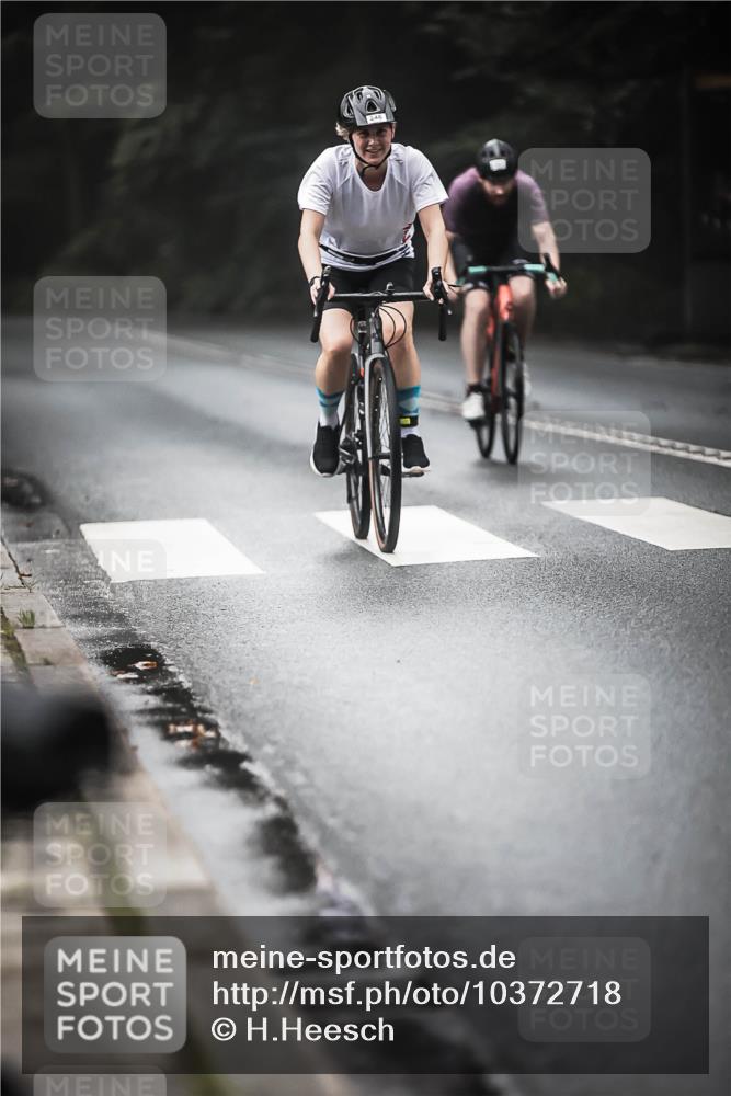 13.09.2026 - Stadtparktriathlon H.Heesch http://msf.ph/oto/10372718 13.09.2026 10:22:30 Radfahren 246, 302, 327 meine-sportfotos.de