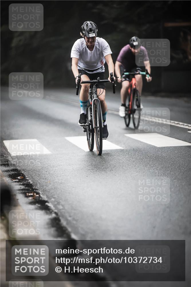 13.09.2026 - Stadtparktriathlon H.Heesch http://msf.ph/oto/10372734 13.09.2026 10:22:30 Radfahren 246, 302, 327 meine-sportfotos.de