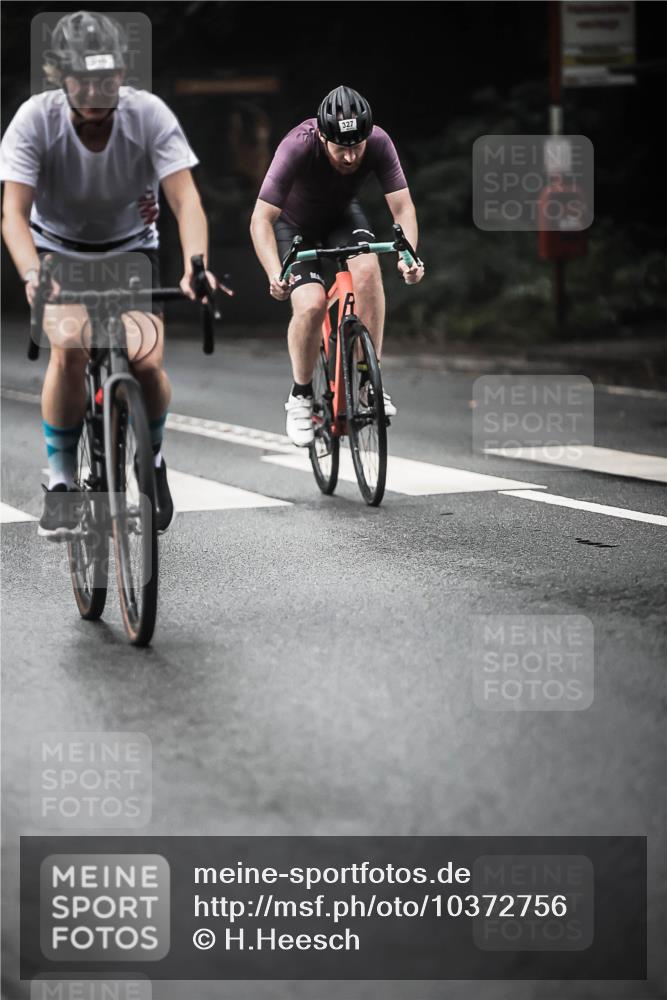 13.09.2026 - Stadtparktriathlon H.Heesch http://msf.ph/oto/10372756 13.09.2026 10:22:31 Radfahren 246, 302, 327 meine-sportfotos.de