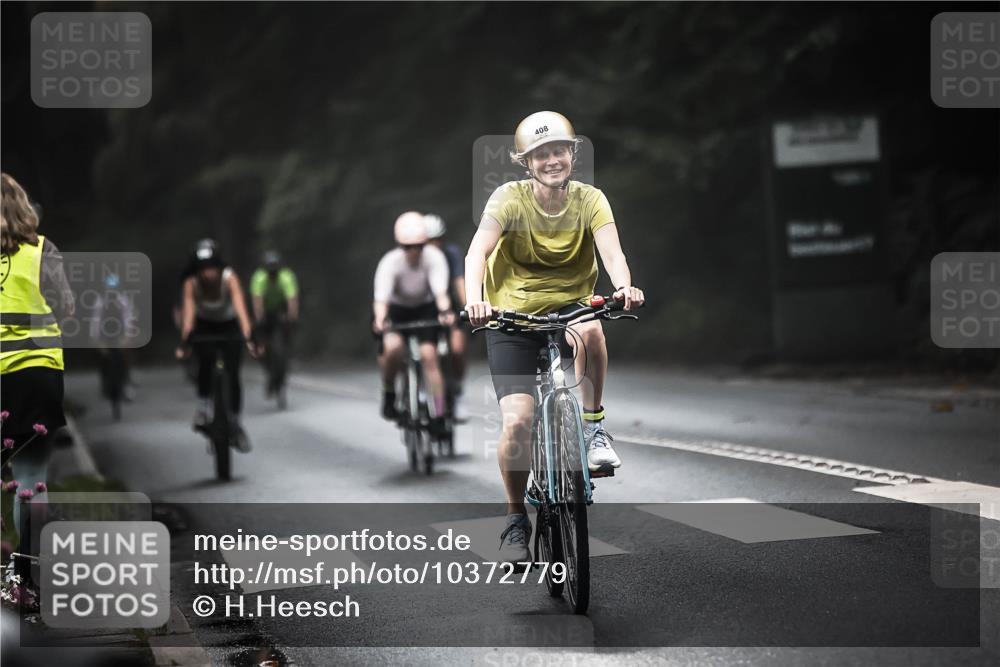 13.09.2026 - Stadtparktriathlon H.Heesch http://msf.ph/oto/10372779 13.09.2026 10:22:39 Radfahren 285, 319, 375, 408, 435 meine-sportfotos.de