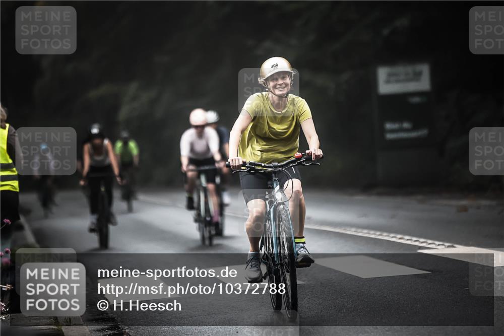 13.09.2026 - Stadtparktriathlon H.Heesch http://msf.ph/oto/10372788 13.09.2026 10:22:39 Radfahren 285, 319, 375, 408, 435 meine-sportfotos.de