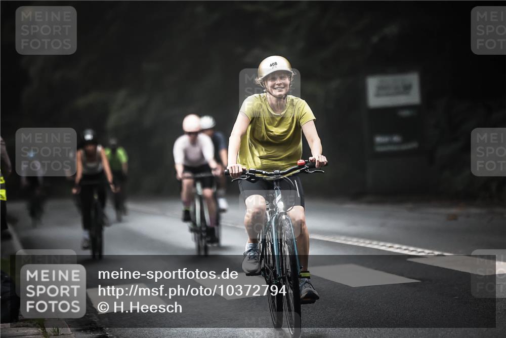 13.09.2026 - Stadtparktriathlon H.Heesch http://msf.ph/oto/10372794 13.09.2026 10:22:39 Radfahren 285, 319, 375, 408, 435 meine-sportfotos.de