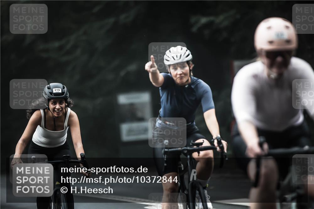 13.09.2026 - Stadtparktriathlon H.Heesch http://msf.ph/oto/10372844 13.09.2026 10:22:41 Radfahren 217, 285, 319, 375, 408, 435, 442 meine-sportfotos.de