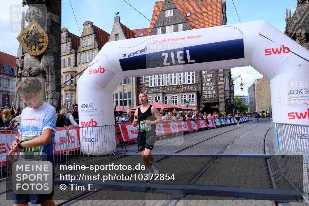 13.09.2026 - 21. swb-Marathon Bremen Tim E. http://msf.ph/oto/10372854 13.09.2026 13:09:51 Ziel 195, 1034, 4473, 4782, 5111, 6652, 9789 meine-sportfotos.de