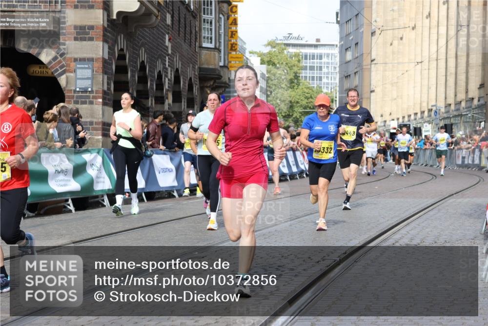 13.09.2026 - 21. swb-Marathon Bremen Strokosch-Dieckow http://msf.ph/oto/10372856 13.09.2026 11:01:49 Ziel 10181, 10251, 10497, 10560, 10647, 10648, 10678, 11324, 11459, 11467, 11550, 11551, 11666, 11788, 11796, 11798, 11969, 11970, 12047, 12062, 10257, 10409, 10444, 10500, 10617, 10803, 10817, 10924, 11115, 11268, 11369, 11436, 11859, 12016, 12095, 12145, 12360, 12412, 12466, 12506 meine-sportfotos.de