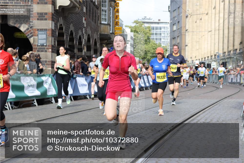 13.09.2026 - 21. swb-Marathon Bremen Strokosch-Dieckow http://msf.ph/oto/10372880 13.09.2026 11:01:49 Ziel 10181, 10251, 10497, 10560, 10647, 10648, 10678, 11324, 11459, 11467, 11550, 11551, 11666, 11788, 11796, 11798, 11969, 11970, 12047, 12062, 10257, 10409, 10444, 10500, 10617, 10803, 10817, 10924, 11115, 11268, 11369, 11436, 11859, 12016, 12095, 12145, 12360, 12412, 12466, 12506 meine-sportfotos.de