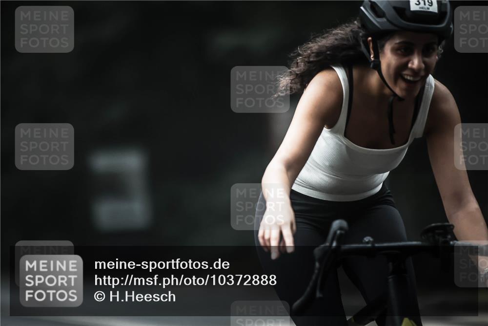 13.09.2026 - Stadtparktriathlon H.Heesch http://msf.ph/oto/10372888 13.09.2026 10:22:43 Radfahren 217, 285, 319, 339, 375, 408, 431, 435, 442 meine-sportfotos.de