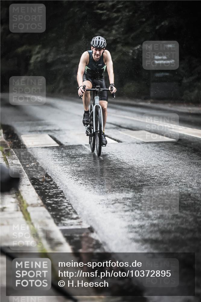 13.09.2026 - Stadtparktriathlon H.Heesch http://msf.ph/oto/10372895 13.09.2026 12:08:42 Radfahren 835, 907 meine-sportfotos.de