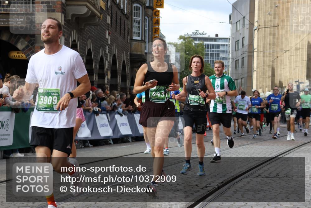 13.09.2026 - 21. swb-Marathon Bremen Strokosch-Dieckow http://msf.ph/oto/10372909 13.09.2026 13:37:00 Ziel 164, 813, 843, 1936, 2467, 2673, 2731, 2819, 2823, 3067, 3585, 3635, 3815, 3998, 4006, 4050, 4182, 4216, 4304, 4335, 4414, 4676, 4892, 5061, 5447, 5656, 5781, 5823, 6050, 6280, 6340, 6516, 6527, 6568, 6966, 7039, 7229, 7237, 7249, 7344, 7640, 7656, 7765, 7808, 8685, 8723, 8790, 9658, 9776, 9807, 10068, 10070, 950, 1285, 1854, 1991, 2531, 3333, 3732, 3894, 4448, 4932, 4947, 5547, 5577, 6046, 6431, 6629, 6947, 6961, 7006, 7937, 8268, 9701 meine-sportfotos.de
