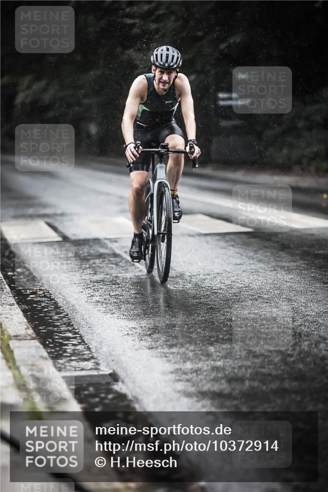 13.09.2026 - Stadtparktriathlon H.Heesch http://msf.ph/oto/10372914 13.09.2026 12:08:43 Radfahren 835, 907 meine-sportfotos.de