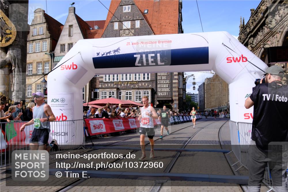 13.09.2026 - 21. swb-Marathon Bremen Tim E. http://msf.ph/oto/10372960 13.09.2026 13:10:11 Ziel 538, 567, 1723, 1975, 2020, 2750, 4781, 5627, 8835, 9241, 9277, 9804, 9817 meine-sportfotos.de