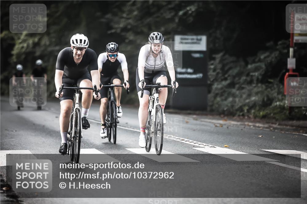 13.09.2026 - Stadtparktriathlon H.Heesch http://msf.ph/oto/10372962 13.09.2026 10:52:44 Radfahren 347, 383, 529, 550, 579 meine-sportfotos.de