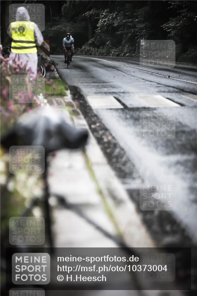 13.09.2026 - Stadtparktriathlon H.Heesch http://msf.ph/oto/10373004 13.09.2026 12:08:55 Radfahren 863, 939, 1005 meine-sportfotos.de