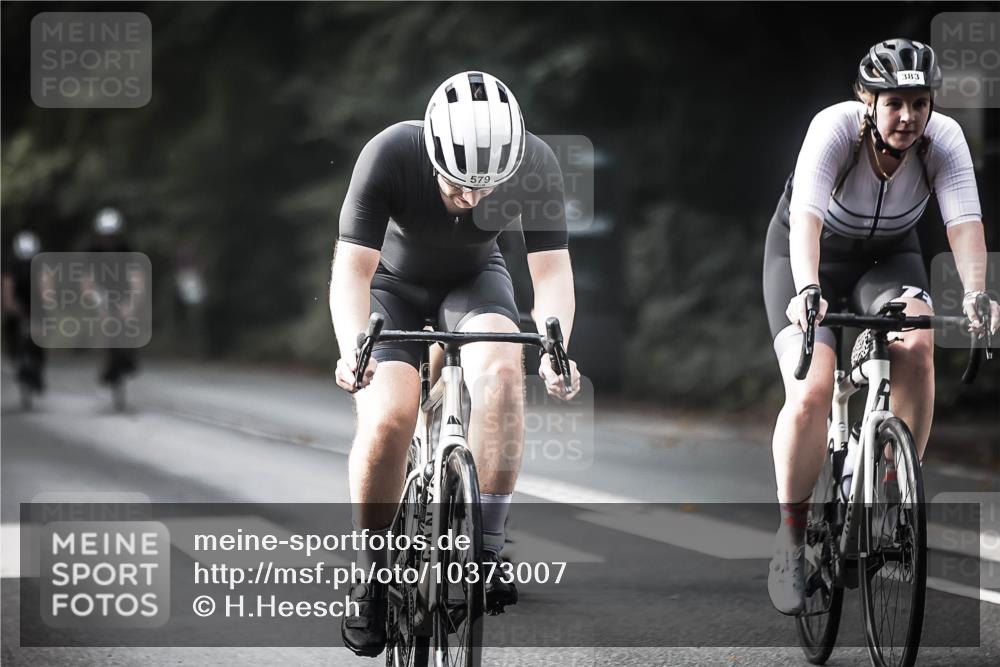13.09.2026 - Stadtparktriathlon H.Heesch http://msf.ph/oto/10373007 13.09.2026 10:52:44 Radfahren 347, 383, 529, 550, 579 meine-sportfotos.de