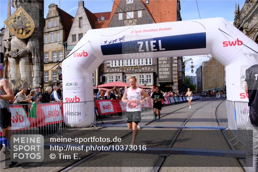 13.09.2026 - 21. swb-Marathon Bremen Tim E. http://msf.ph/oto/10373016 13.09.2026 13:10:12 Ziel 538, 567, 623, 1723, 1975, 2020, 2750, 4781, 5627, 8835, 9241, 9277, 9804, 9817 meine-sportfotos.de