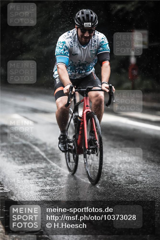 13.09.2026 - Stadtparktriathlon H.Heesch http://msf.ph/oto/10373028 13.09.2026 12:09:01 Radfahren 863, 939 meine-sportfotos.de