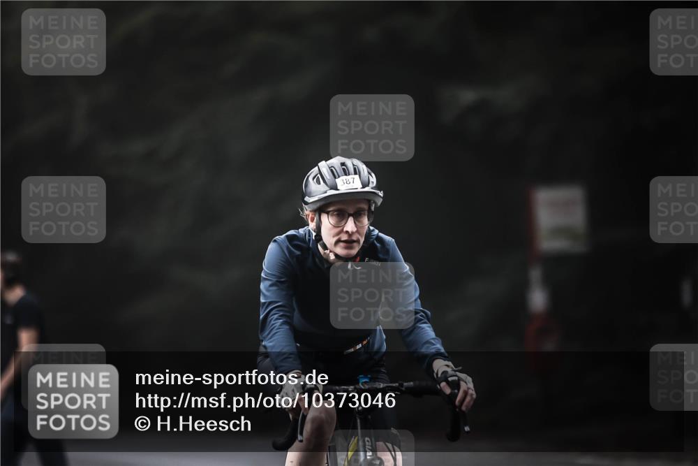 13.09.2026 - Stadtparktriathlon H.Heesch http://msf.ph/oto/10373046 13.09.2026 10:22:53 Radfahren 314, 339, 380, 387, 431 meine-sportfotos.de