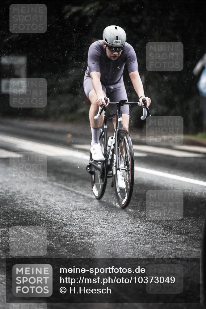 13.09.2026 - Stadtparktriathlon H.Heesch http://msf.ph/oto/10373049 13.09.2026 12:09:01 Radfahren 863, 939 meine-sportfotos.de