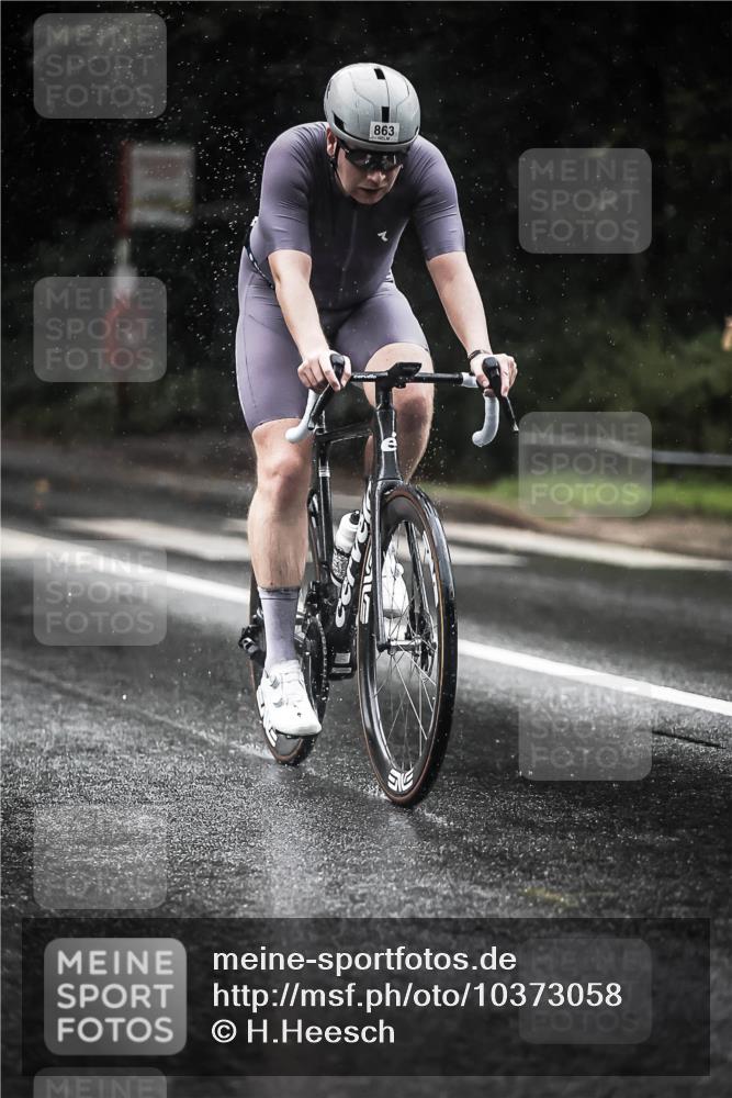 13.09.2026 - Stadtparktriathlon H.Heesch http://msf.ph/oto/10373058 13.09.2026 12:09:02 Radfahren 863, 939 meine-sportfotos.de