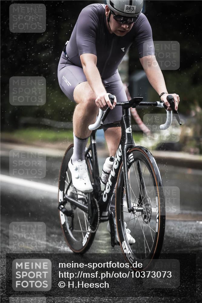 13.09.2026 - Stadtparktriathlon H.Heesch http://msf.ph/oto/10373073 13.09.2026 12:09:02 Radfahren 863, 939 meine-sportfotos.de
