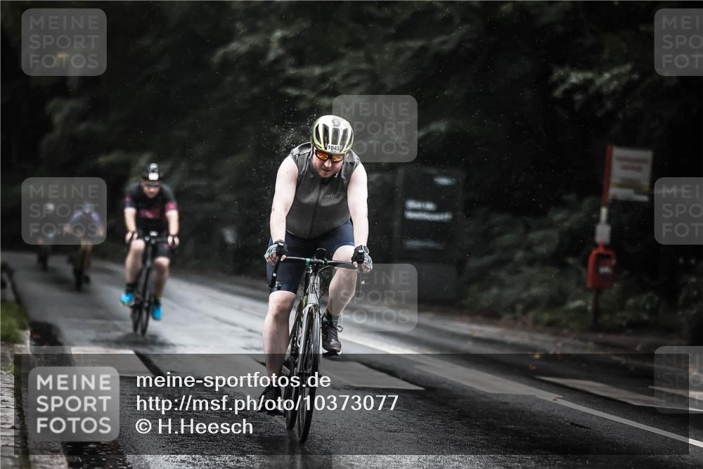 13.09.2026 - Stadtparktriathlon H.Heesch http://msf.ph/oto/10373077 13.09.2026 12:09:10 Radfahren 852, 1000, 1043 meine-sportfotos.de