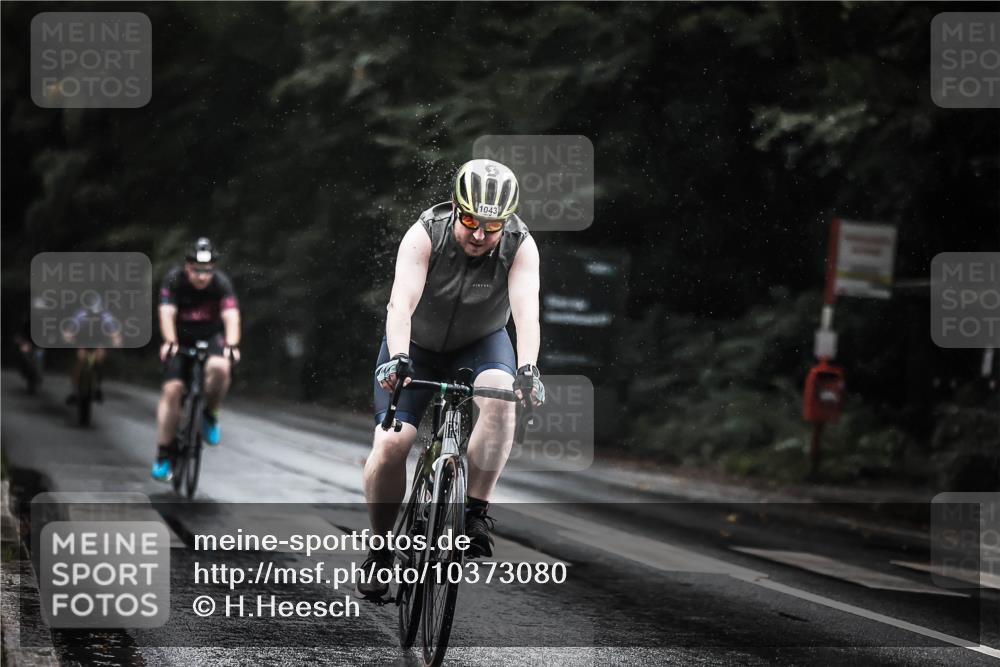 13.09.2026 - Stadtparktriathlon H.Heesch http://msf.ph/oto/10373080 13.09.2026 12:09:10 Radfahren 852, 1000, 1043 meine-sportfotos.de
