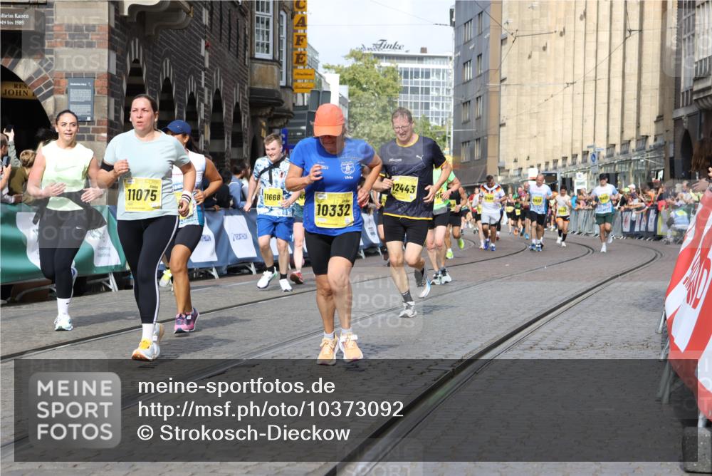 13.09.2026 - 21. swb-Marathon Bremen Strokosch-Dieckow http://msf.ph/oto/10373092 13.09.2026 11:01:50 Ziel 10181, 10251, 10497, 10560, 10647, 10648, 10678, 11305, 11324, 11459, 11467, 11550, 11551, 11666, 11788, 11796, 11798, 11969, 11970, 12047, 12062, 10257, 10409, 10444, 10500, 10617, 10803, 10817, 10924, 11115, 11268, 11436, 11859, 12016, 12095, 12145, 12360, 12412, 12466, 12506 meine-sportfotos.de