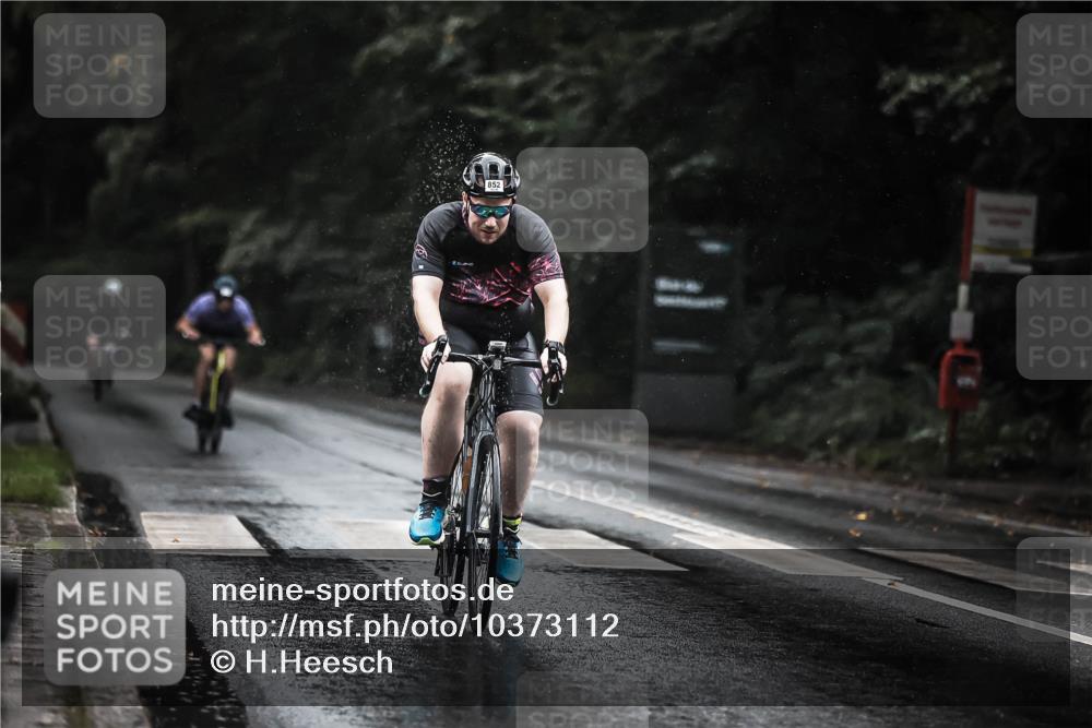 13.09.2026 - Stadtparktriathlon H.Heesch http://msf.ph/oto/10373112 13.09.2026 12:09:12 Radfahren 852, 1000, 1043 meine-sportfotos.de