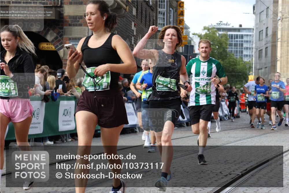 13.09.2026 - 21. swb-Marathon Bremen Strokosch-Dieckow http://msf.ph/oto/10373117 13.09.2026 13:37:02 Ziel 164, 551, 813, 843, 1936, 2275, 2467, 2673, 2731, 2819, 2823, 3067, 3541, 3585, 3635, 3815, 3874, 3998, 4006, 4050, 4182, 4216, 4304, 4335, 4414, 4676, 4892, 5061, 5447, 5656, 5781, 5823, 6050, 6280, 6340, 6516, 6568, 6966, 7039, 7229, 7237, 7249, 7344, 7640, 7656, 7765, 7808, 8498, 8685, 8723, 8790, 9658, 9776, 9807, 10068, 10070, 950, 1180, 1854, 1991, 2531, 3333, 3732, 3894, 4932, 4947, 5547, 5577, 5612, 6046, 6629, 6904, 6947, 6961, 7006, 7937, 8268, 9701 meine-sportfotos.de