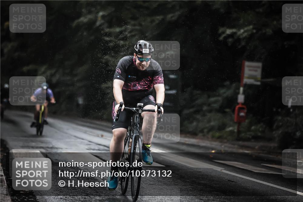 13.09.2026 - Stadtparktriathlon H.Heesch http://msf.ph/oto/10373132 13.09.2026 12:09:12 Radfahren 852, 1000, 1043 meine-sportfotos.de