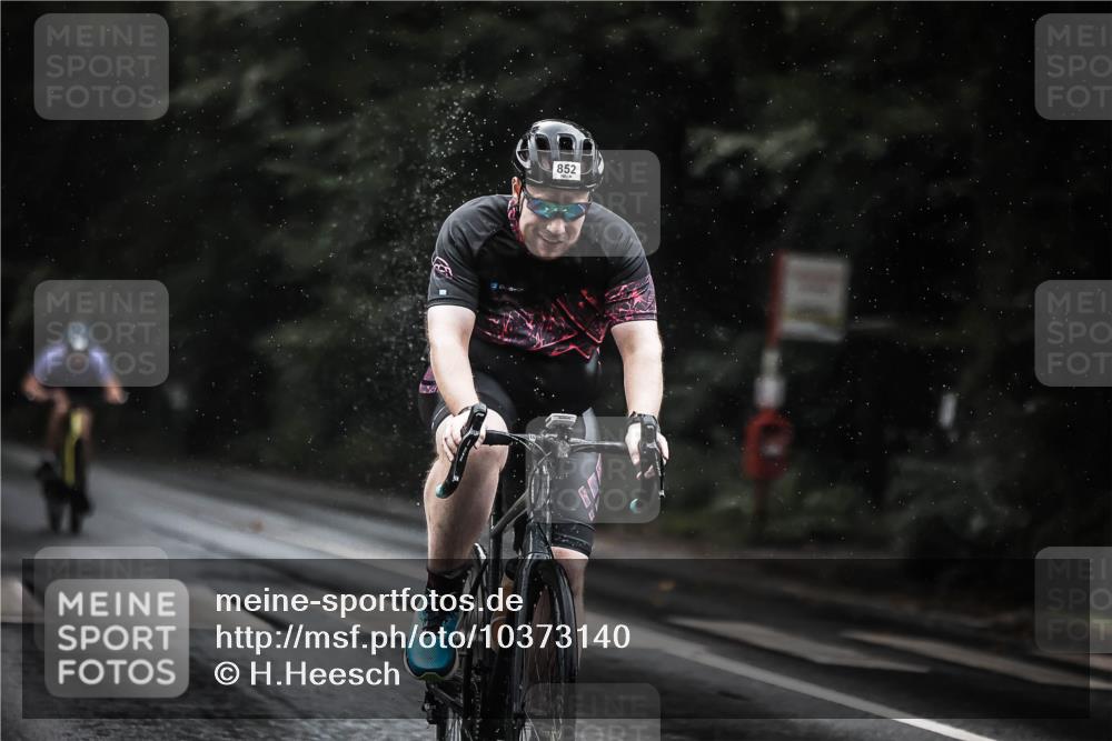 13.09.2026 - Stadtparktriathlon H.Heesch http://msf.ph/oto/10373140 13.09.2026 12:09:12 Radfahren 852, 1000, 1043 meine-sportfotos.de