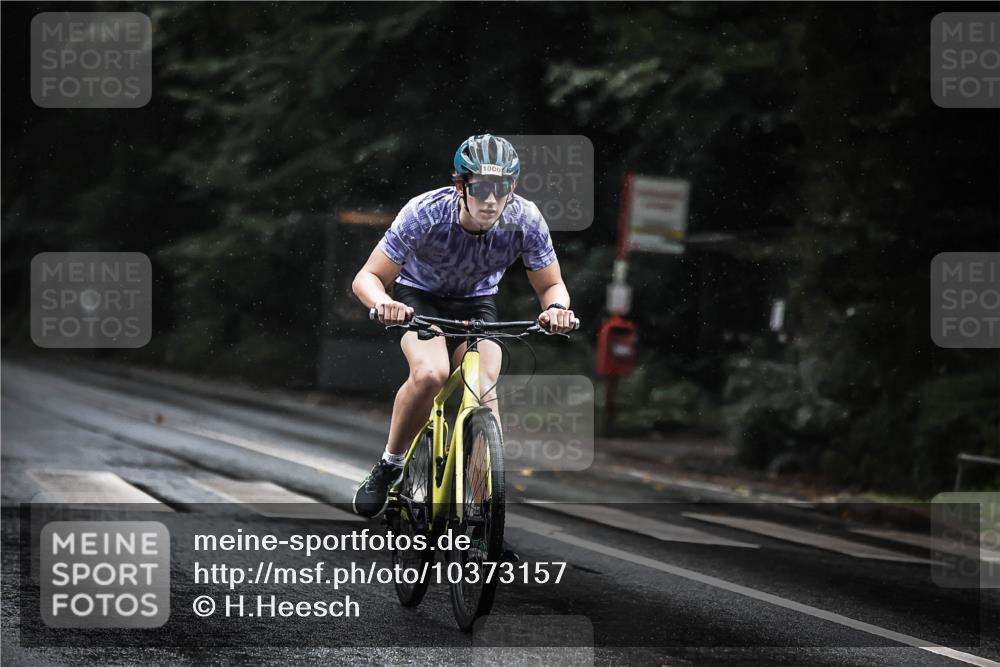 13.09.2026 - Stadtparktriathlon H.Heesch http://msf.ph/oto/10373157 13.09.2026 12:09:15 Radfahren 852, 1000, 1043 meine-sportfotos.de