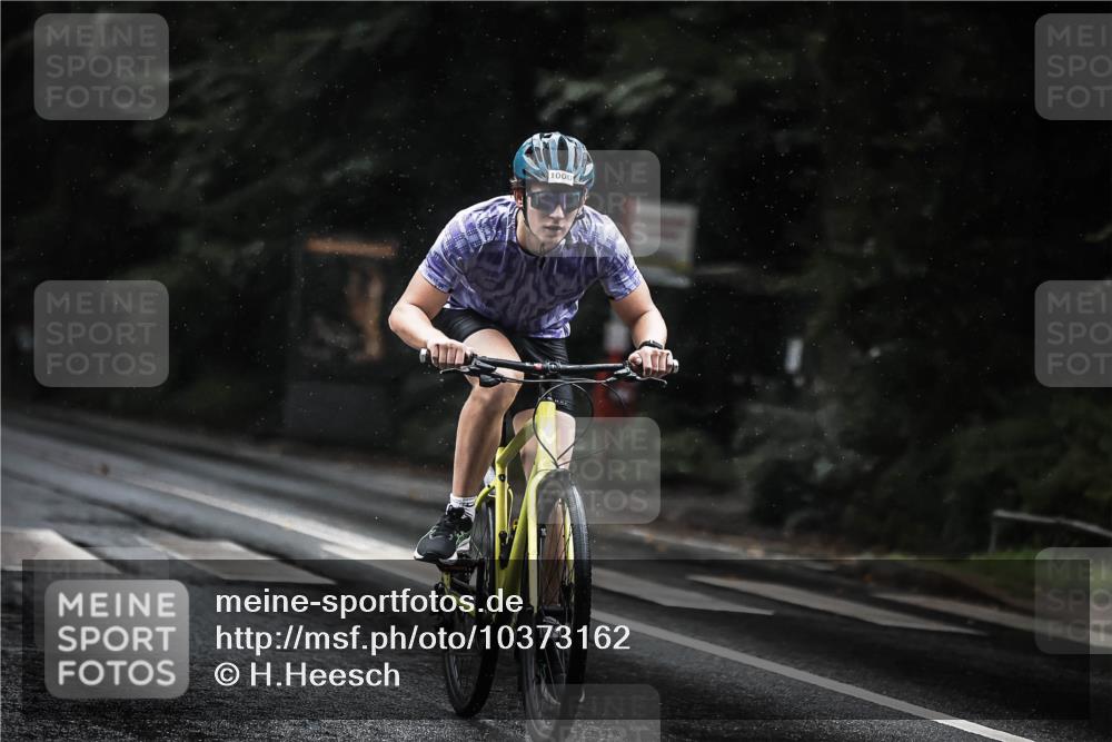 13.09.2026 - Stadtparktriathlon H.Heesch http://msf.ph/oto/10373162 13.09.2026 12:09:15 Radfahren 852, 1000, 1043 meine-sportfotos.de