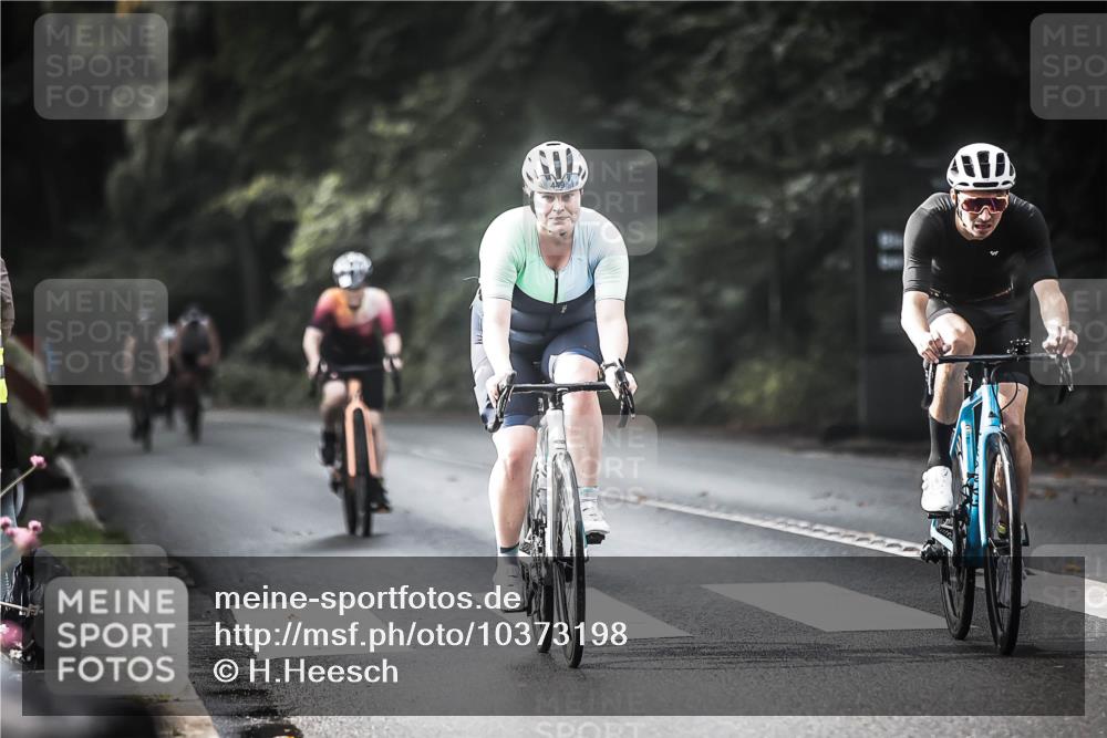 13.09.2026 - Stadtparktriathlon H.Heesch http://msf.ph/oto/10373198 13.09.2026 10:52:59 Radfahren 354, 405, 449, 553, 691 meine-sportfotos.de