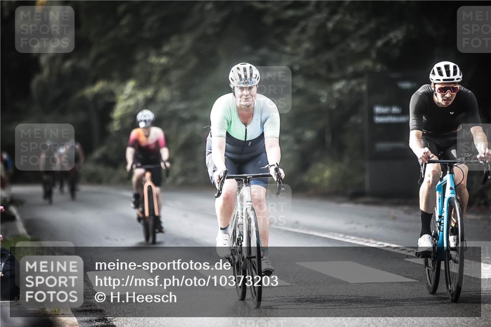 13.09.2026 - Stadtparktriathlon H.Heesch http://msf.ph/oto/10373203 13.09.2026 10:52:59 Radfahren 354, 405, 449, 553, 691 meine-sportfotos.de