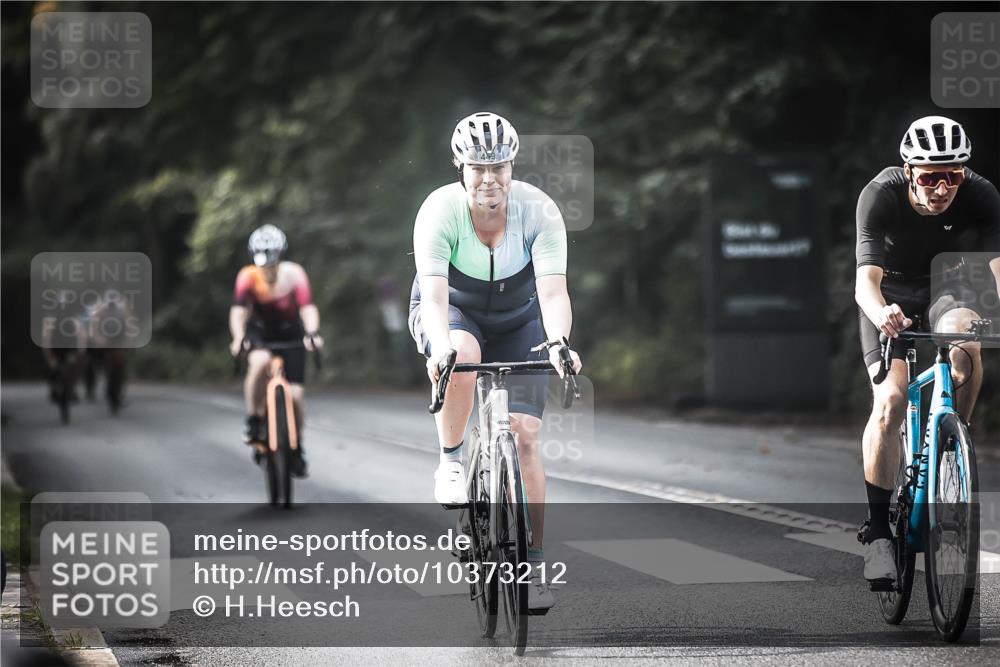 13.09.2026 - Stadtparktriathlon H.Heesch http://msf.ph/oto/10373212 13.09.2026 10:52:59 Radfahren 354, 405, 449, 553, 691 meine-sportfotos.de