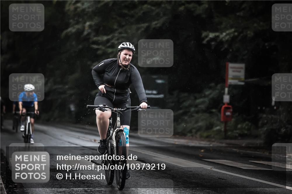 13.09.2026 - Stadtparktriathlon H.Heesch http://msf.ph/oto/10373219 13.09.2026 12:09:22 Radfahren 794, 935, 945, 1039 meine-sportfotos.de
