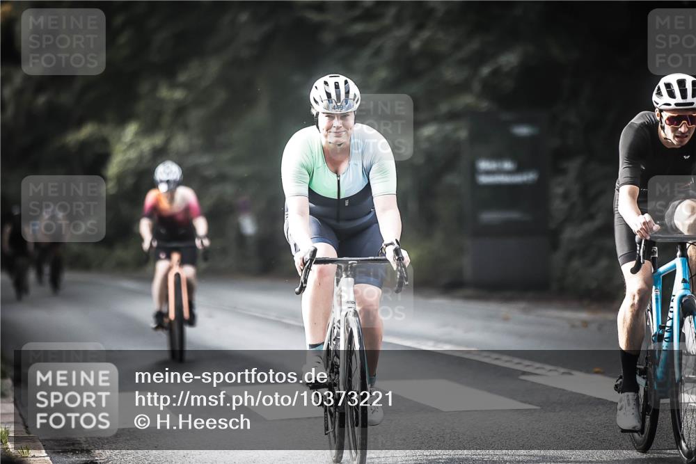 13.09.2026 - Stadtparktriathlon H.Heesch http://msf.ph/oto/10373221 13.09.2026 10:53:00 Radfahren 354, 405, 449, 553, 691 meine-sportfotos.de