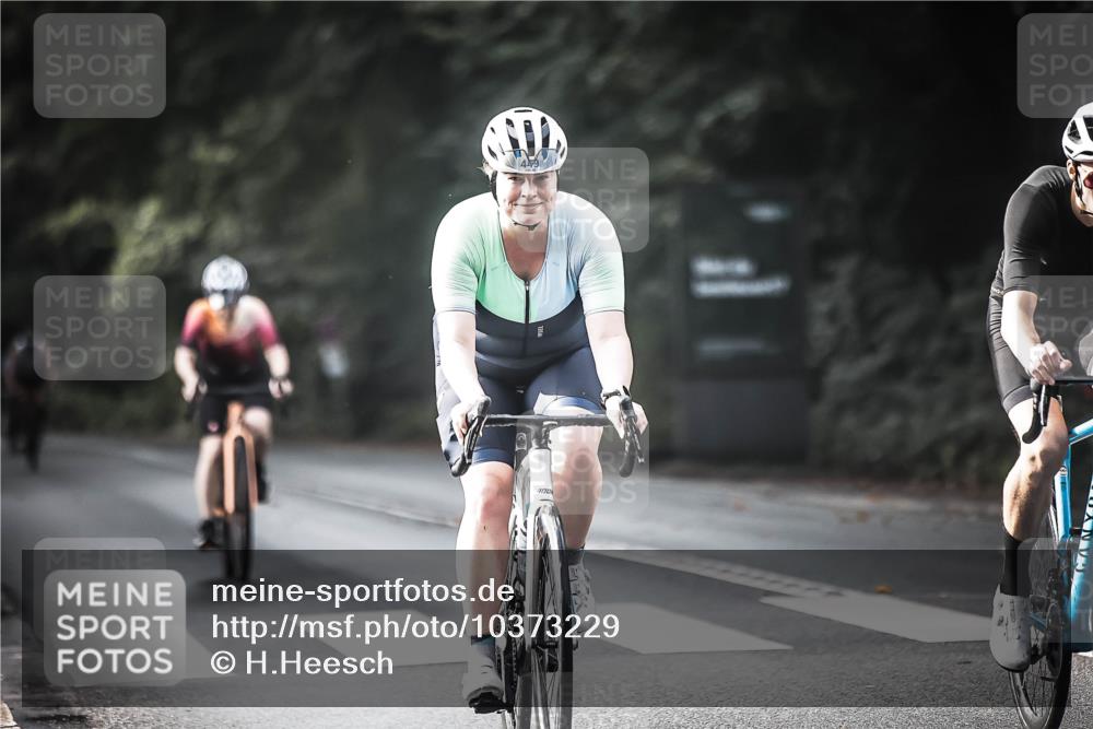 13.09.2026 - Stadtparktriathlon H.Heesch http://msf.ph/oto/10373229 13.09.2026 10:53:00 Radfahren 354, 405, 449, 553, 691 meine-sportfotos.de