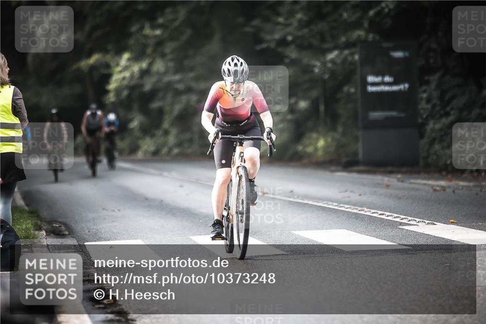 13.09.2026 - Stadtparktriathlon H.Heesch http://msf.ph/oto/10373248 13.09.2026 10:53:01 Radfahren 405, 449, 504, 553, 691 meine-sportfotos.de